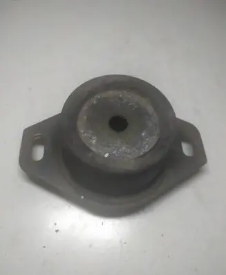 Citroen C5 Engine mount bracket