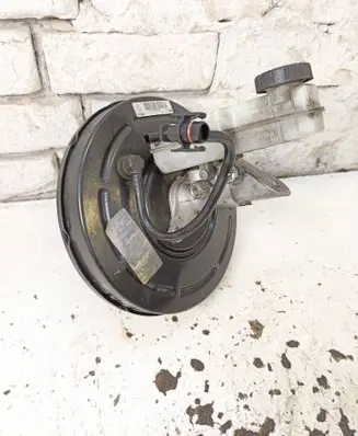Renault Megane III Brake booster 472100005R