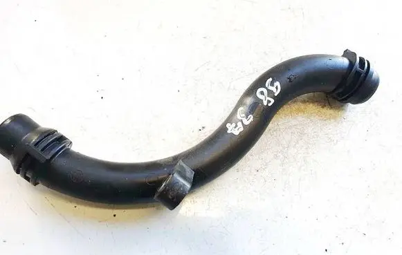 Mercedes-Benz EQB Engine coolant pipe/hose