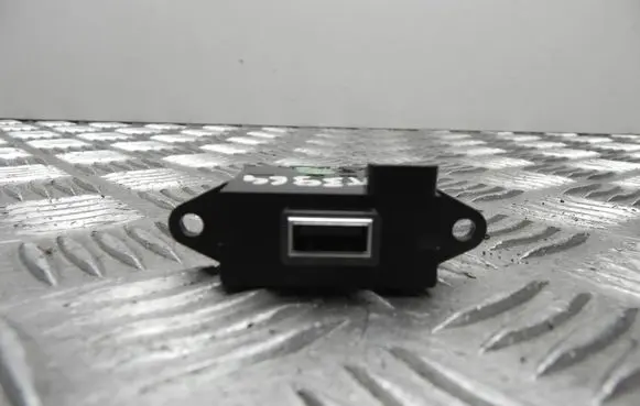 Alfa Romeo Giulia USB socket connector 00505487510
