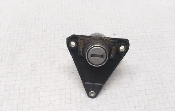 Opel Corsa B Tailgate exterior lock 