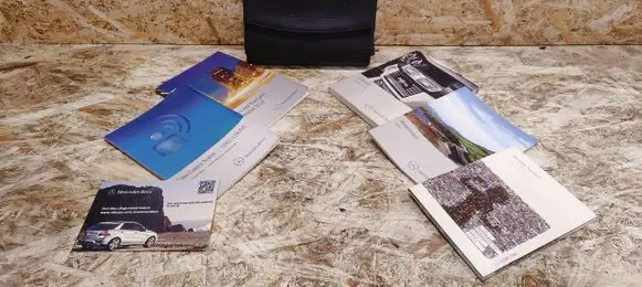 Mercedes-Benz SLK R172 Owners service history hand book 