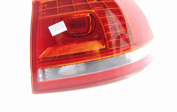 Volkswagen Touareg II Rear/tail lights 7P6945208