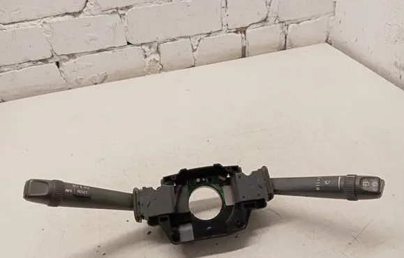 Wiper turn signal indicator stalk/switch