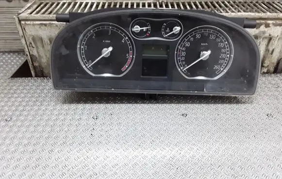 Renault Laguna II Speedometer (instrument cluster) 8200291334