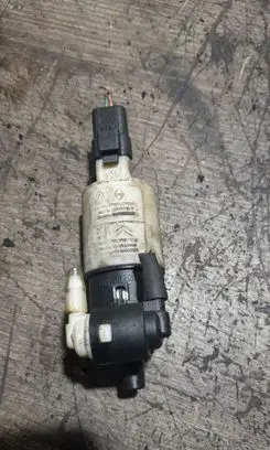 Renault Megane II Windscreen/windshield washer pump 8200067015