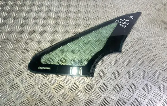 Peugeot 1007 Front vent window/glass (coupe) 43R00048