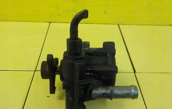 Renault Trafic II (X83) Power steering pump 7613955577