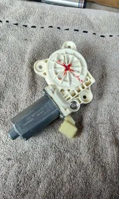 Mercedes-Benz CLS C219 Rear door window regulator motor A2198200642
