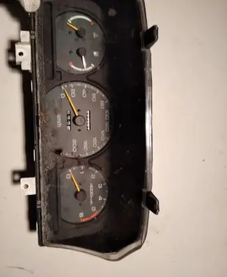Mitsubishi Space Wagon Speedometer (instrument cluster) MR240564 266940