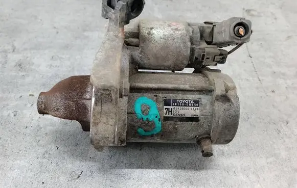 Toyota Yaris Starter motor 28100-0Q050