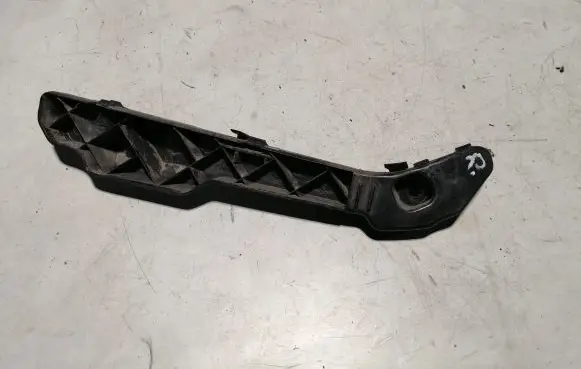 KIA Carens I Front bumper mounting bracket 865141D000