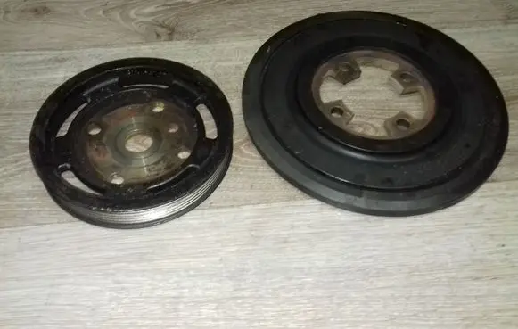 Volvo XC90 Crankshaft pulley 370367A