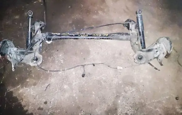 Opel Astra H Rear axle beam 