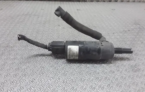 BMW 7 E65 E66 Headlight washer pump 837743003