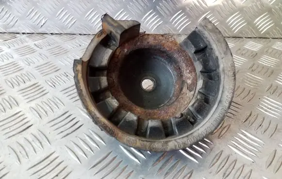 Opel Vivaro Coil spring mount 8200010494