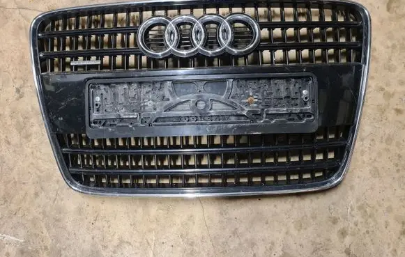 Audi Q7 4L Front bumper upper radiator grill 4L0853651