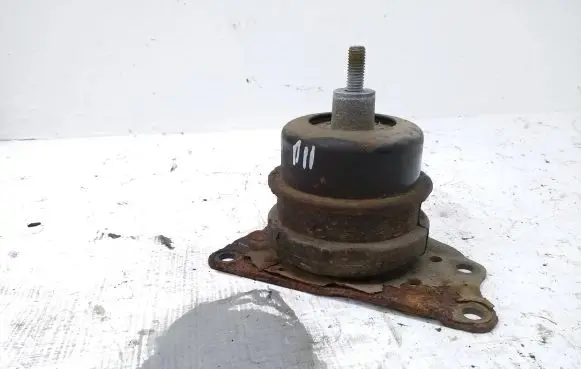 Engine mount bracket