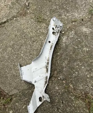 Ford Focus Fender mounting bracket JX7B-A16018-AD