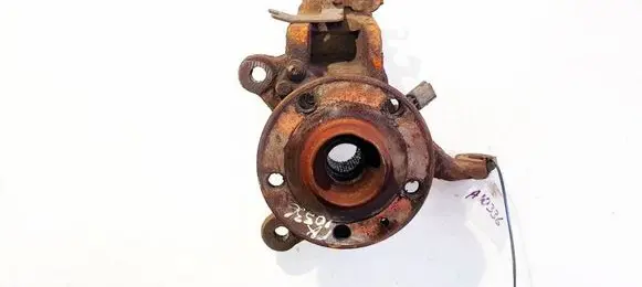 Volkswagen Golf Plus Front wheel hub