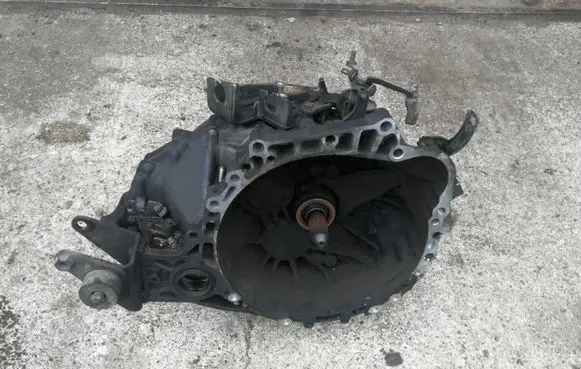 Manual 5 speed gearbox