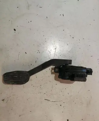 Volvo V70 Accelerator throttle pedal 30683515