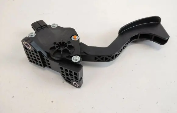 Lexus CT 200H Accelerator throttle pedal 7811076021