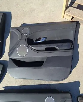 Land Rover Evoque I Front door card panel trim