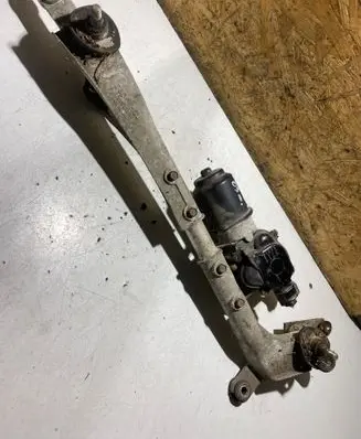 Subaru Legacy Front wiper linkage and motor 38379BL