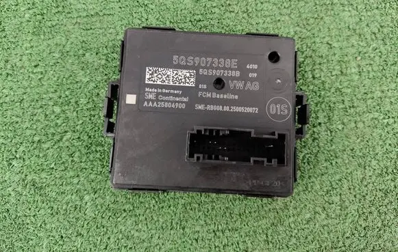 Volkswagen Tiguan Gateway control module 5QS907338E 5QS907338B