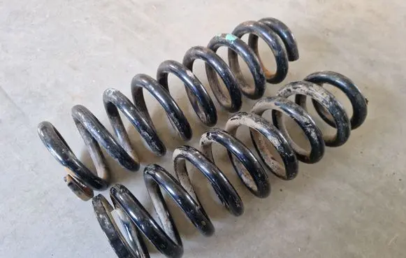 Isuzu D-Max Front coil spring 