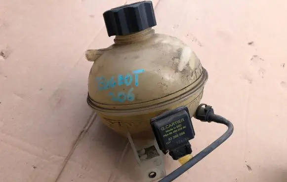 Peugeot 206 Coolant expansion tank/reservoir 9646902580