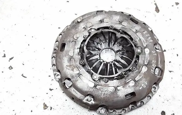 Volkswagen PASSAT B7 Pressure plate 