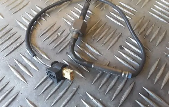Mercedes-Benz Sprinter W906 Exhaust gas temperature sensor A0071537528