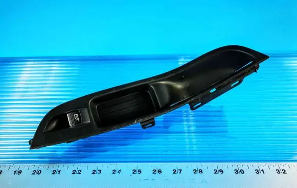 Ford Focus Front door window switch trim BM51A240A40ADW BM51A240A40