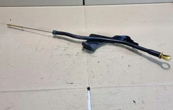 Volvo C30 Oil level dip stick 
