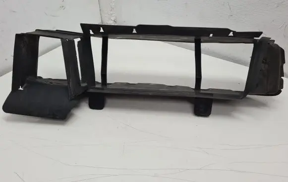 Ford Focus Intercooler air channel guide F1EB8314AB