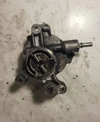Ford C-MAX I Vacuum pump D1651A 0612P