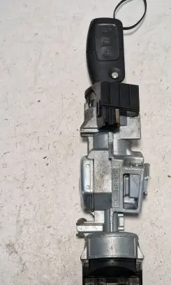 Ford C-MAX I Ignition lock 3M513F880AB