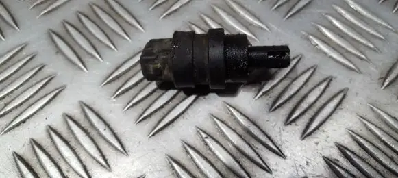 Volkswagen Golf III Intake air temperature sensor 028906081