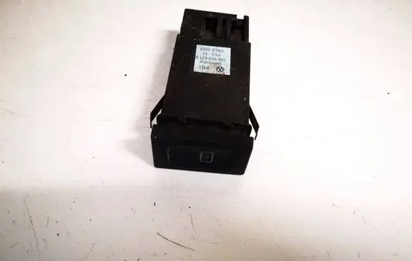 Volkswagen PASSAT B5 Windscreen/window heater switch 3b0959621b