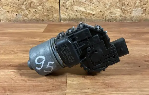 Audi A4 S4 B7 8E 8H Wiper motor 8E1955119 0390241509