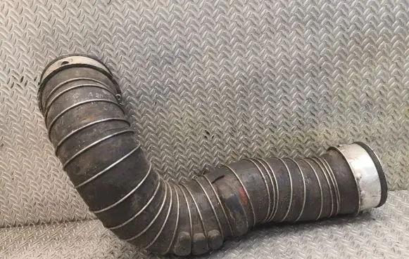 Mercedes-Benz C W203 Intercooler hose/pipe 2035280682