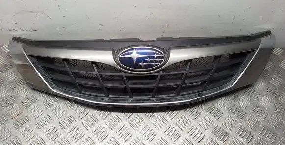 Subaru Impreza III Front bumper upper radiator grill
