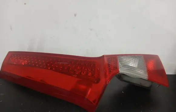 Volvo V70 Tailgate rear/tail lights 30678545 30678547