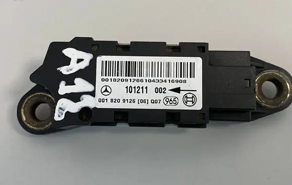 Mercedes-Benz C W203 Airbag deployment crash/impact sensor 0018209126 101211002