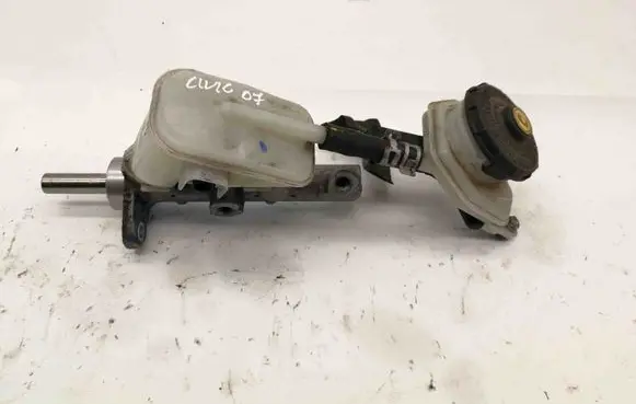 Master brake cylinder