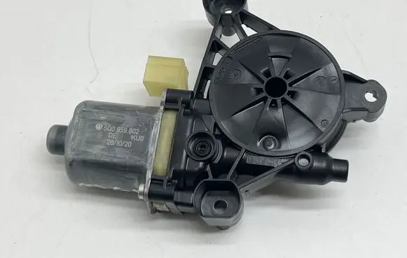 Audi Q3 F3 Rear door window regulator motor 5Q0959802