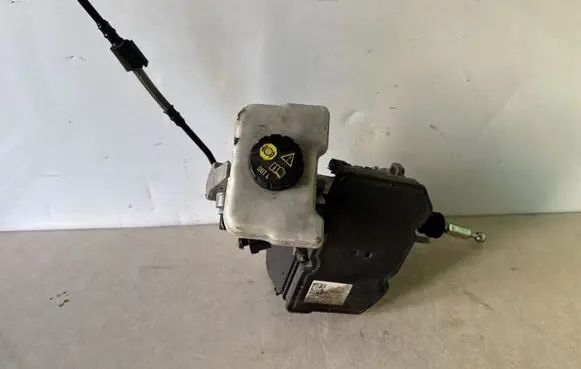 Audi Q7 4M Master brake cylinder 4M2614105