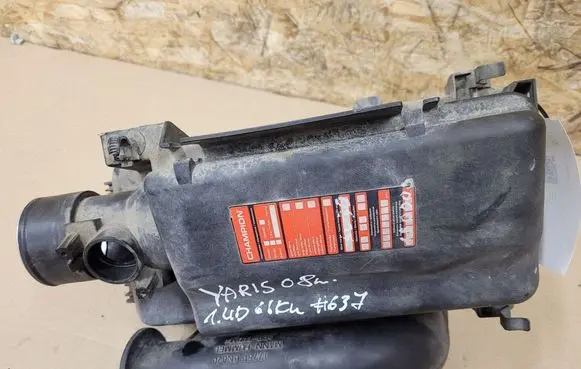 Toyota Yaris Air filter box